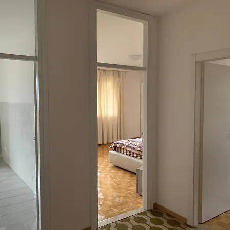 - Vittorio Veneto - Parcheggio Incluso 아파트 볼차노