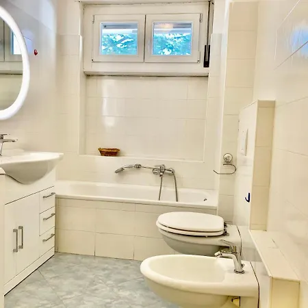 - Vittorio Veneto - Parcheggio Incluso Apartment