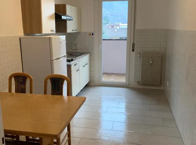- Vittorio Veneto - Parcheggio Incluso Appartement