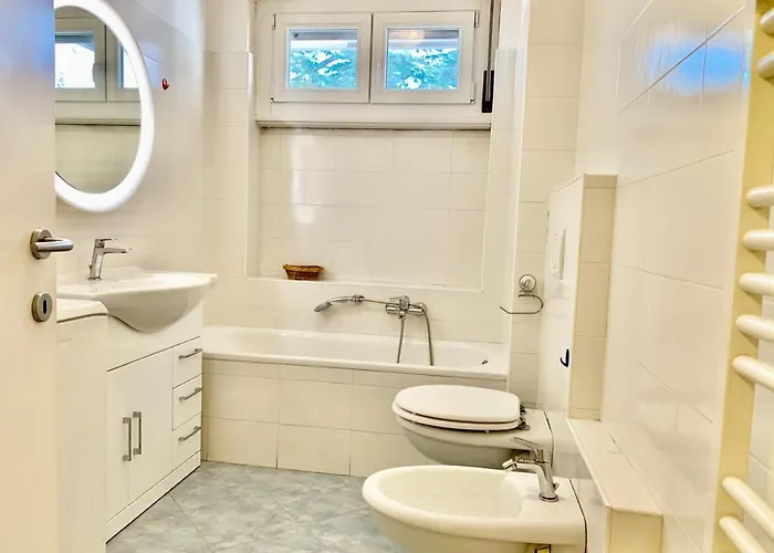 - Vittorio Veneto - Parcheggio Incluso Appartement